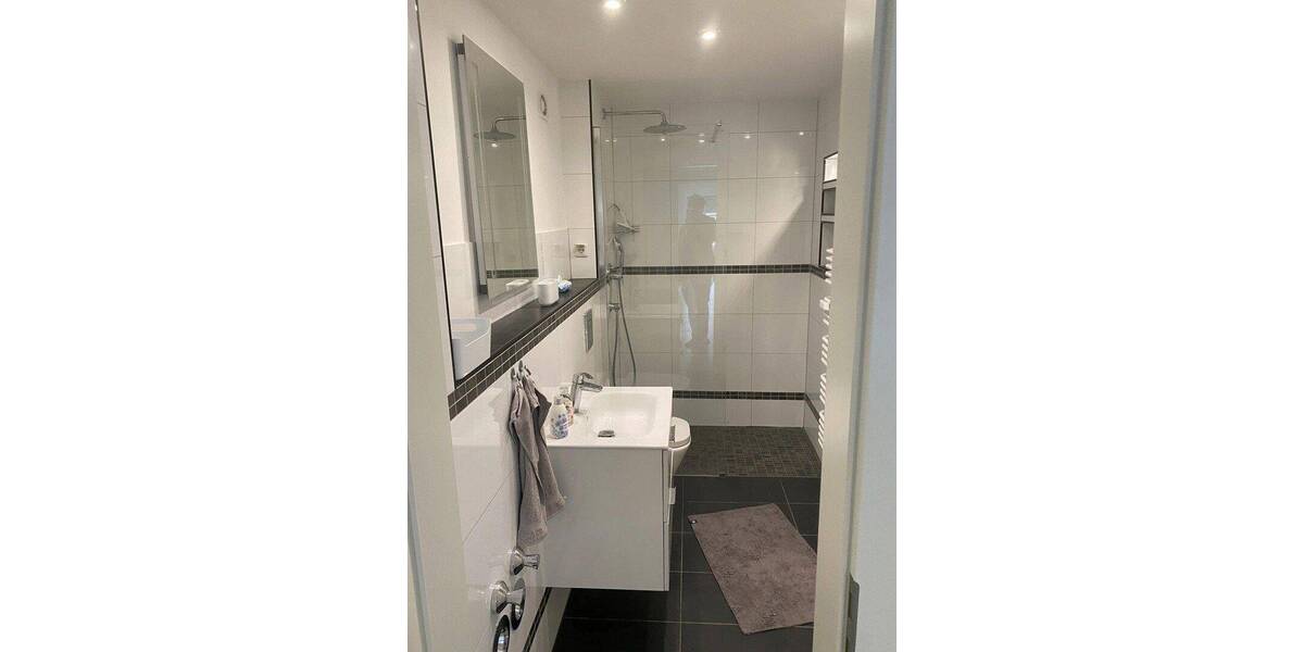 Etagenwohnung Düsseldorf Grafenberg - 2 Zimmer, 72 m&sup2;, 1.190&euro; | Angebot:26833831