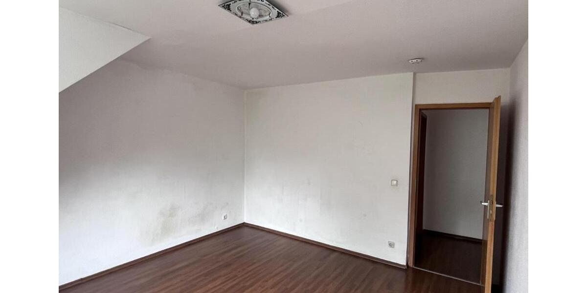 Dachgeschoßwohnung Oberhausen Alstaden - 4 Zimmer, 86 m&sup2;, 799&euro; | Angebot:26439179