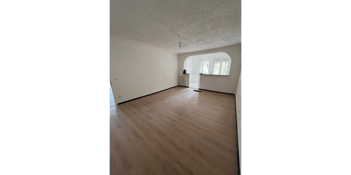 Erdgeschoßwohnung Duisburg Hamborn - 4 Zimmer, 140 m&sup2;, 1.150&euro; | Angebot:25962557