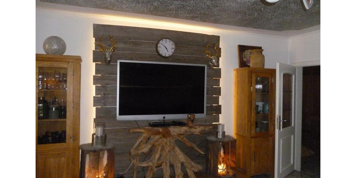 Etagenwohnung Mönchengladbach Ost - 2 Zimmer, 170 m&sup2;, 1.200&euro; | Angebot:24849031