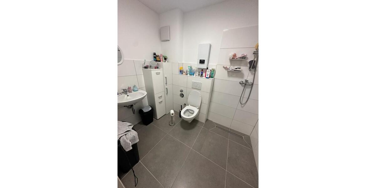 Etagenwohnung Duisburg Mittelmeiderich - 4 Zimmer, 93 m&sup2;, 1.150&euro; | Angebot:26014772