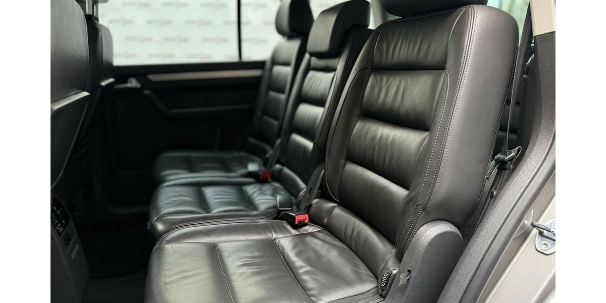 VW Touran R-Line / Leder / 7Sitze / 1.Hd / Navi 125.000 km 11.900 &euro; Mönchengladbach 41066