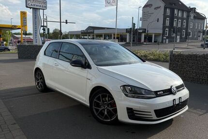 VW Golf 217.000 km 10.999 &euro; Düsseldorf 40227
