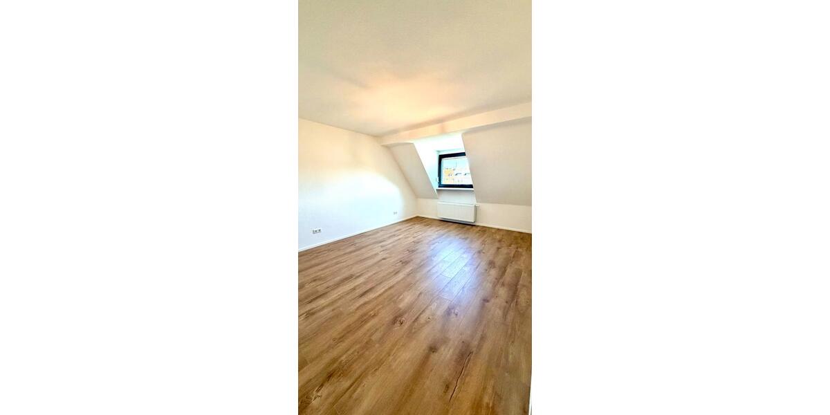 Dachgeschoßwohnung Düsseldorf Pempelfort - 3 Zimmer, 83 m&sup2;, 1.850&euro; | Angebot:26652898