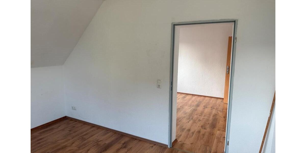 Dachgeschoßwohnung Duisburg Rheinhausen - 2 Zimmer, 50 m&sup2;, 685&euro; | Angebot:26652881