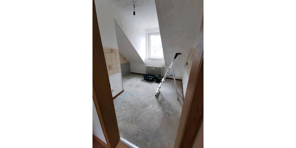 Dachgeschoßwohnung Duisburg Duisburg-Mitte - 5 Zimmer, 110 m&sup2;, 1.250&euro; | Angebot:26553398