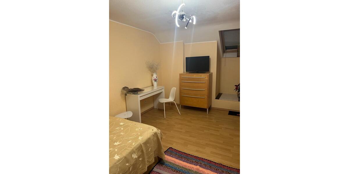 Dachgeschoßwohnung Neuss Augustinusviertel - 1 Zimmer, 45 m&sup2;, 750&euro; | Angebot:25079998