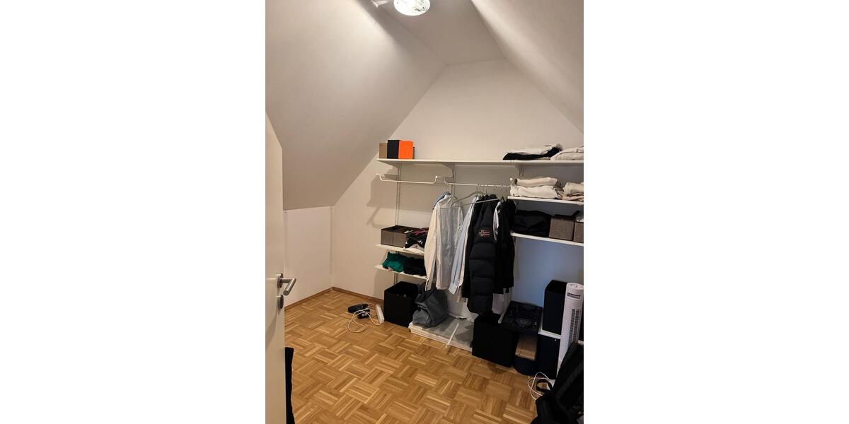 Dachgeschoßwohnung Meerbusch Necklenbroich - 3 Zimmer, 94 m&sup2;, 1.662&euro; | Angebot:27618494