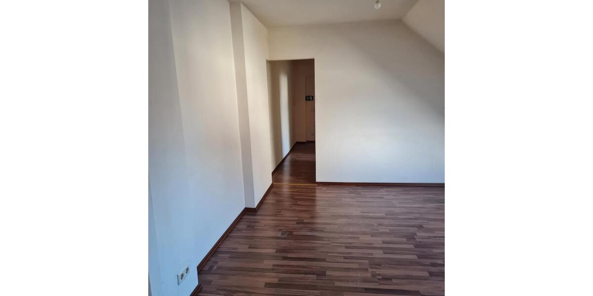 Dachgeschoßwohnung Krefeld Dießem - 2 Zimmer, 40 m&sup2;, 400&euro; | Angebot:25987306