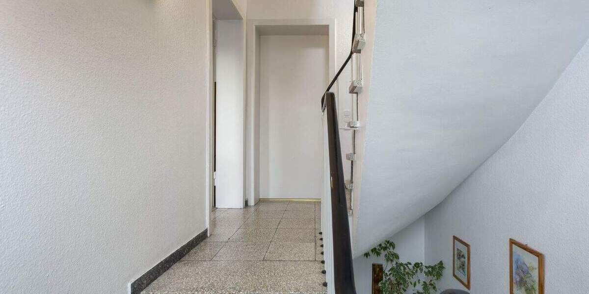 Reihenmittelhaus Korschenbroich - 7 Zimmer, 189 m&sup2;, 499.000&euro; | Angebot:25686404