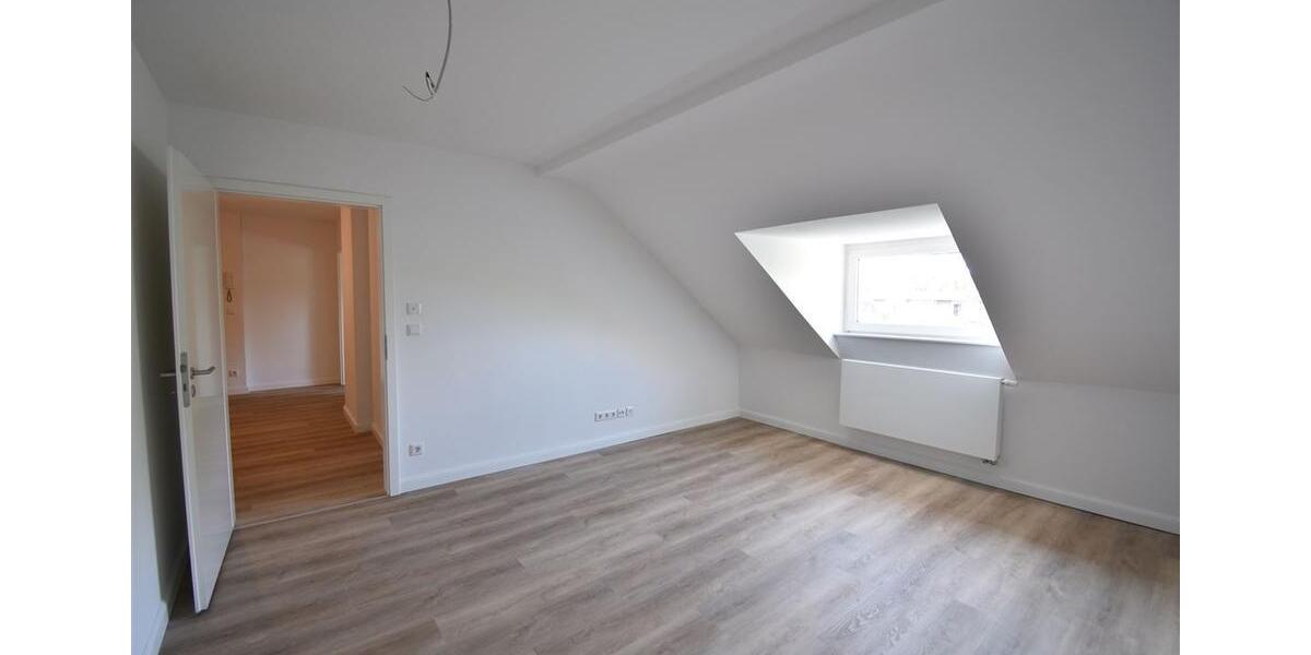 Dachgeschoßwohnung Krefeld Benrad - 3 Zimmer, 66 m&sup2;, 755&euro; | Angebot:24714331