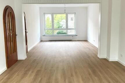Wohnung Düsseldorf Stadtbezirk 6 - 7 Zimmer, 185 m&sup2;, 2.900&euro; | Angebot:25960261