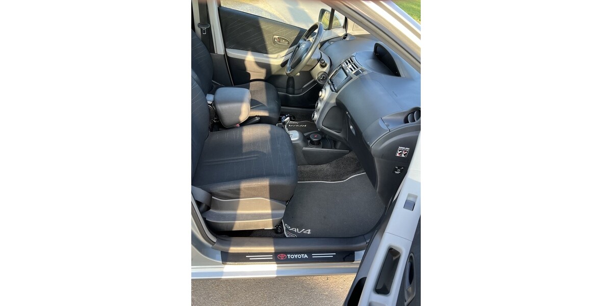 Toyota Yaris 193.000 km 4.700 &euro; Mönchengladbach 41061