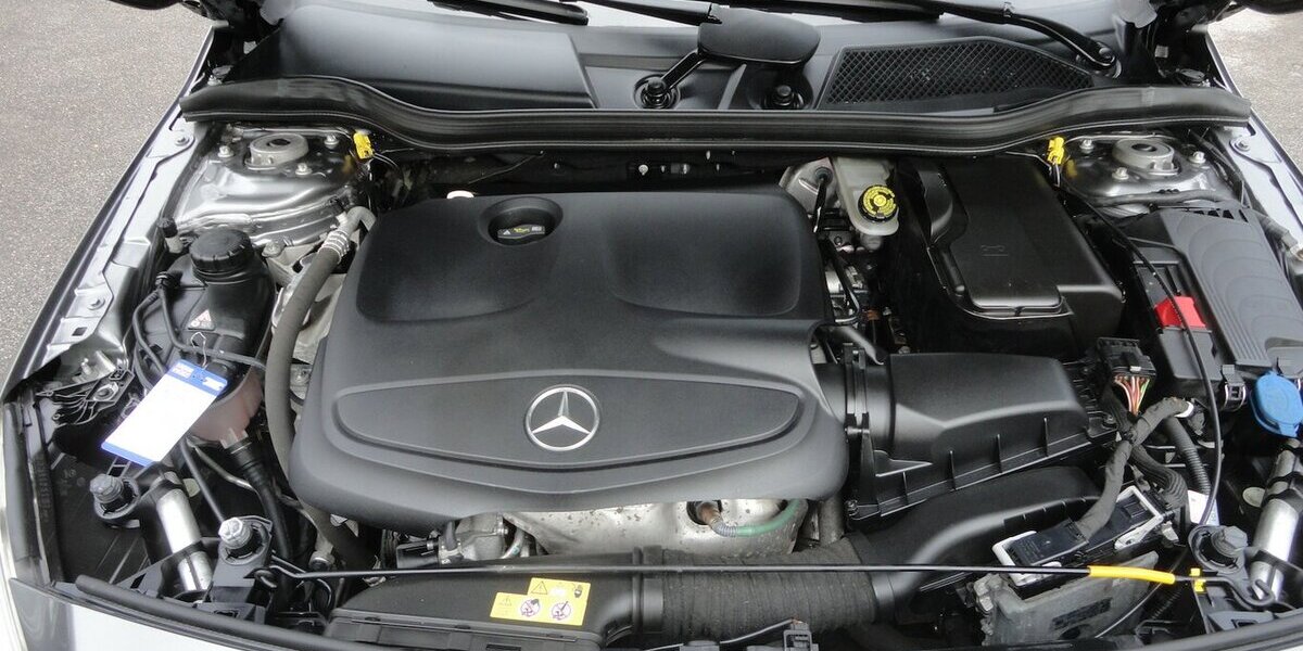 Mercedes-Benz A 180 Urban Autom.Navi Klima PDC SHZ 2.Hd S.Heft 69.000 km 15.999 &euro; Neuss 41462