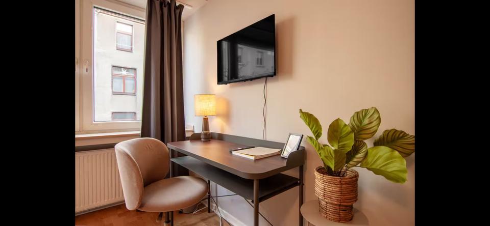 Etagenwohnung Düsseldorf Stadtbezirk 3 - 1 Zimmer, 30 m&sup2;, 1.080&euro; | Angebot:25993006