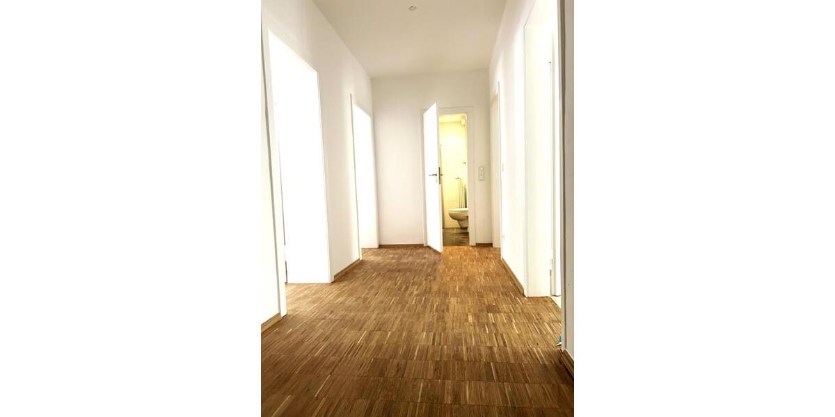 Etagenwohnung Düsseldorf Stadtbezirk 3 - 3 Zimmer, 97 m&sup2;, 1.290&euro; | Angebot:26679305
