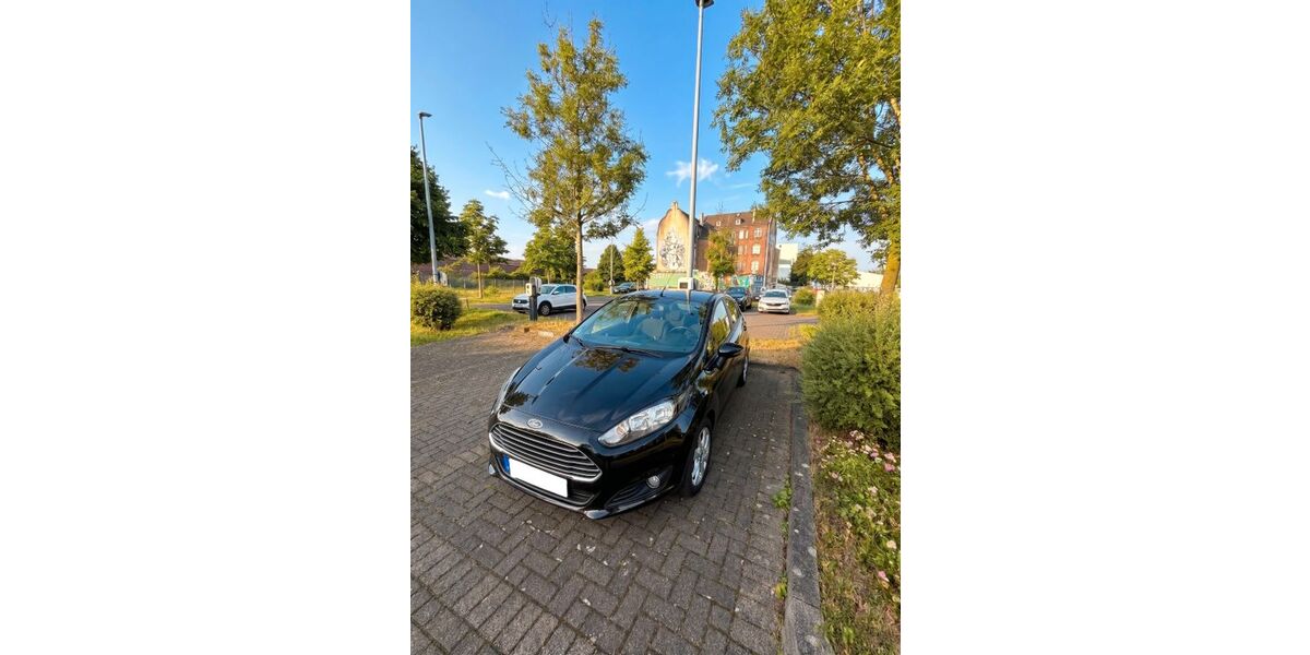 Ford Fiesta 88.700 km 5.500 &euro; Düsseldorf 40233