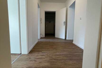 Wohnung Krefeld Krefeld-Mitte - 3 Zimmer, 73 m&sup2;, 650&euro; | Angebot:25408169