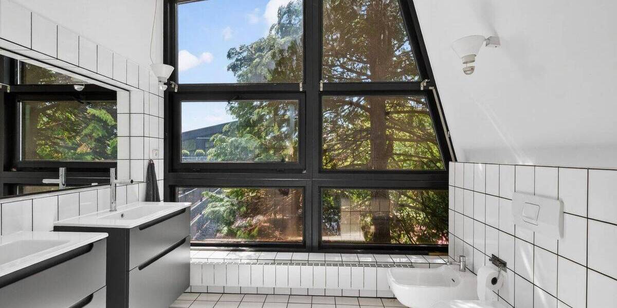 Einfamilienhaus Moers Vennikel - 7 Zimmer, 377 m&sup2;, 985.000&euro; | Angebot:26703084