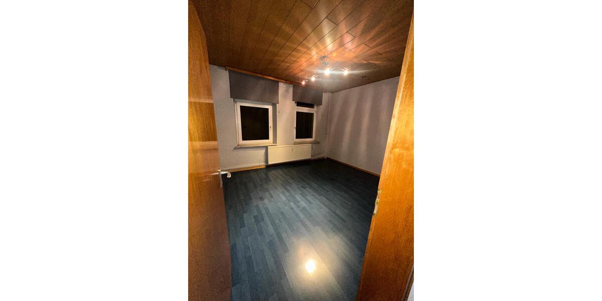 Etagenwohnung Duisburg Mittelmeiderich - 2.5 Zimmer, 70 m&sup2;, 850&euro; | Angebot:24862615