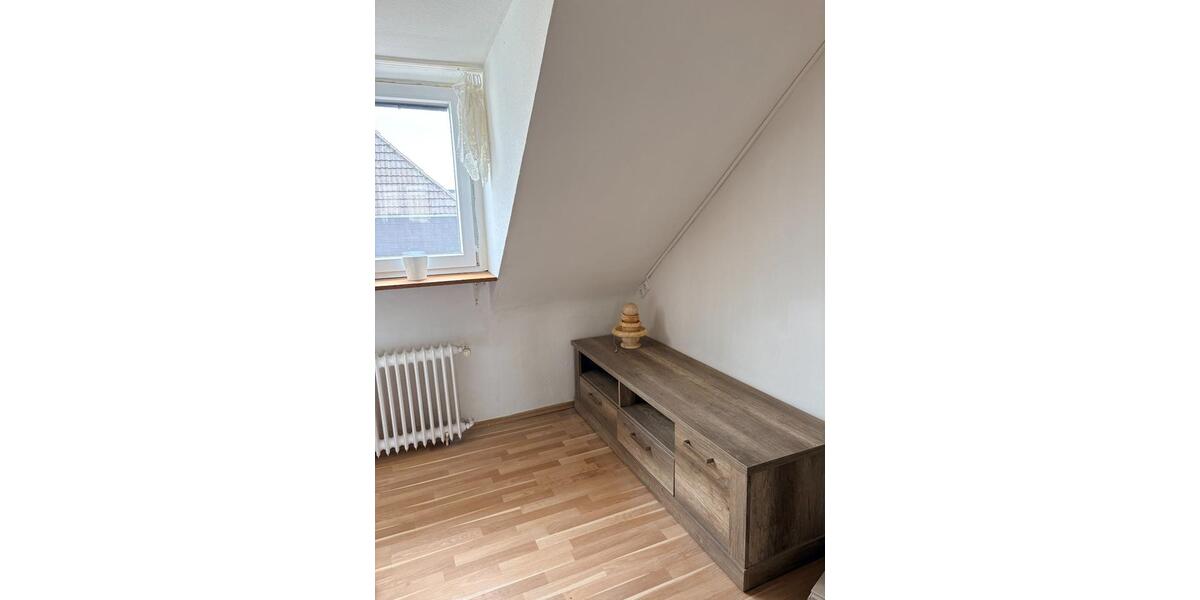 Dachgeschoßwohnung Mönchengladbach Süd - 1 Zimmer, 43 m&sup2;, 480&euro; | Angebot:25918403