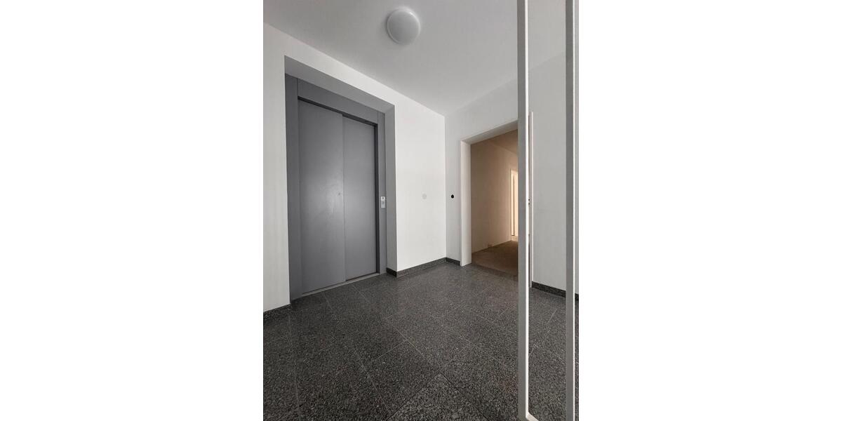 Etagenwohnung Duisburg Mittelmeiderich - 4 Zimmer, 93 m&sup2;, 1.150&euro; | Angebot:26014772