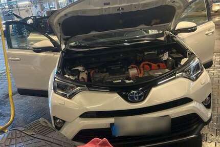 Toyota RAV 4 100.300 km 21.500 &euro; Duisburg 47198