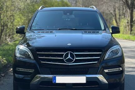 Mercedes-Benz ML 250 140.982 km 21.000 &euro; Düsseldorf 40231