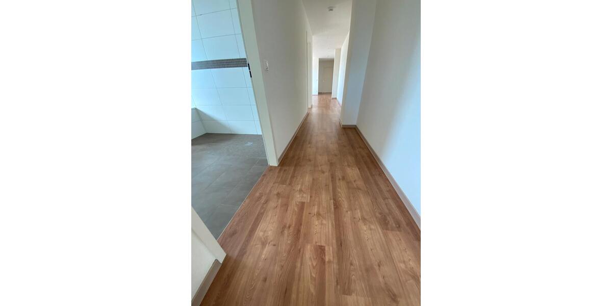 Dachgeschoßwohnung Meerbusch - 3 Zimmer, 99 m&sup2;, 1.315&euro; | Angebot:26235355