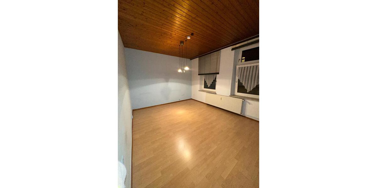 Etagenwohnung Duisburg Mittelmeiderich - 2.5 Zimmer, 70 m&sup2;, 850&euro; | Angebot:24862615