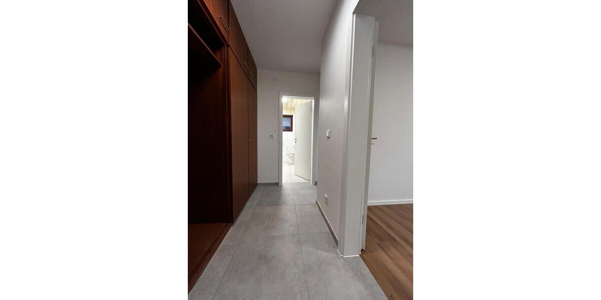 Erdgeschoßwohnung Moers - 3 Zimmer, 92 m&sup2;, 1.100&euro; | Angebot:25903455