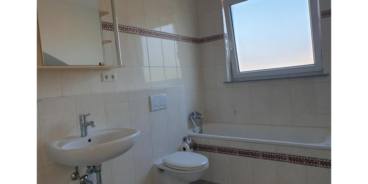 Dachgeschoßwohnung Langenfeld (Rheinland) - 3 Zimmer, 85 m&sup2;, 289.000&euro; | Angebot:26095167