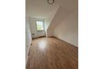 Dachgeschoßwohnung Duisburg Mittelmeiderich - 3 Zimmer, 75 m&sup2;, 750&euro; | Angebot:26491259