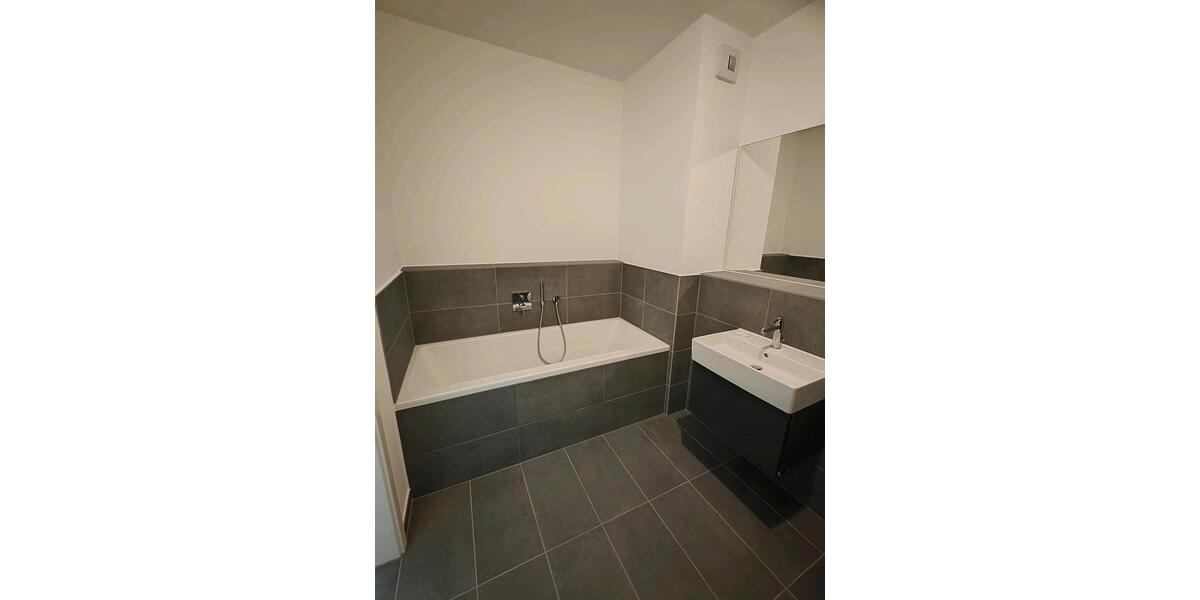 Einfamilienhaus Düsseldorf Heerdt - 3 Zimmer, 74 m&sup2;, 2.225&euro; | Angebot:25312301