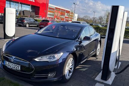 Tesla Model S 220.400 km 18.900 &euro; Düsseldorf 40225