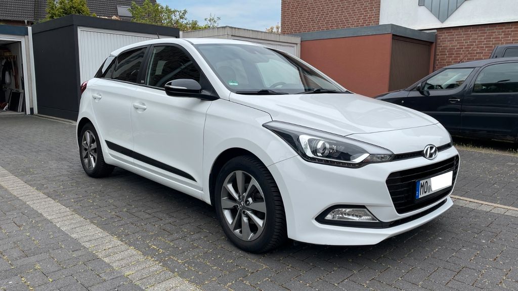 Hyundai i20 166.000 km 7.550 &euro; Moers 47443