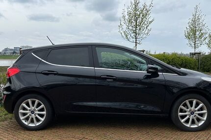 Ford Fiesta 79.350 km 8.500 &euro; Düsseldorf 40476
