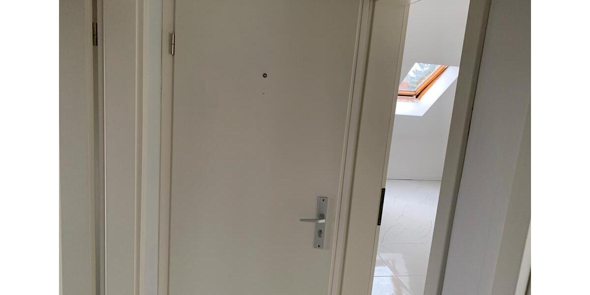 Dachgeschoßwohnung Mülheim an der Ruhr Rechtsruhr-Nord - 4 Zimmer, 85 m&sup2;, 600&euro; | Angebot:26657634