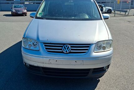 VW Touran 274.000 km 1.990 &euro; Oberhausen 46149