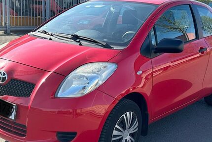 Toyota Yaris 154.500 km 2.490 &euro; Neuss 41460