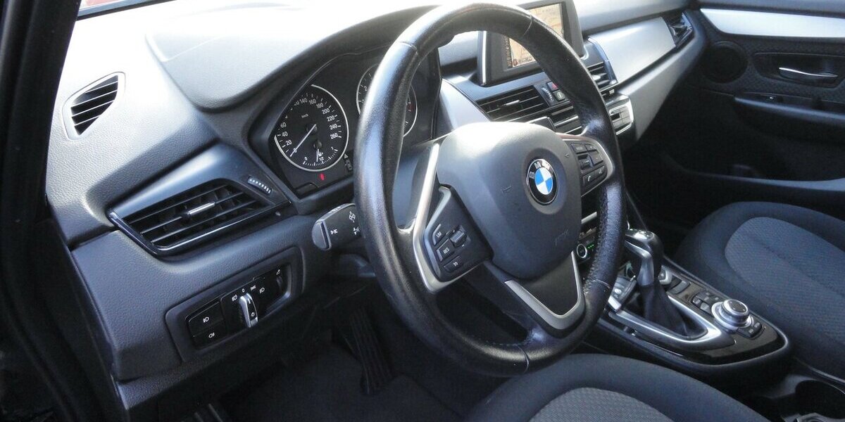 BMW 218 Active Tourer Autom Navi LED Klimatr.PDC SHZ 112.000 km 11.999 &euro; Neuss 41462