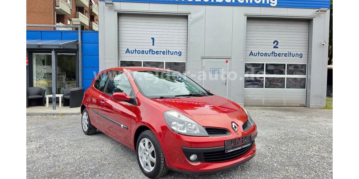 Renault Clio 215.682 km 1.999 &euro; Düsseldorf 40589