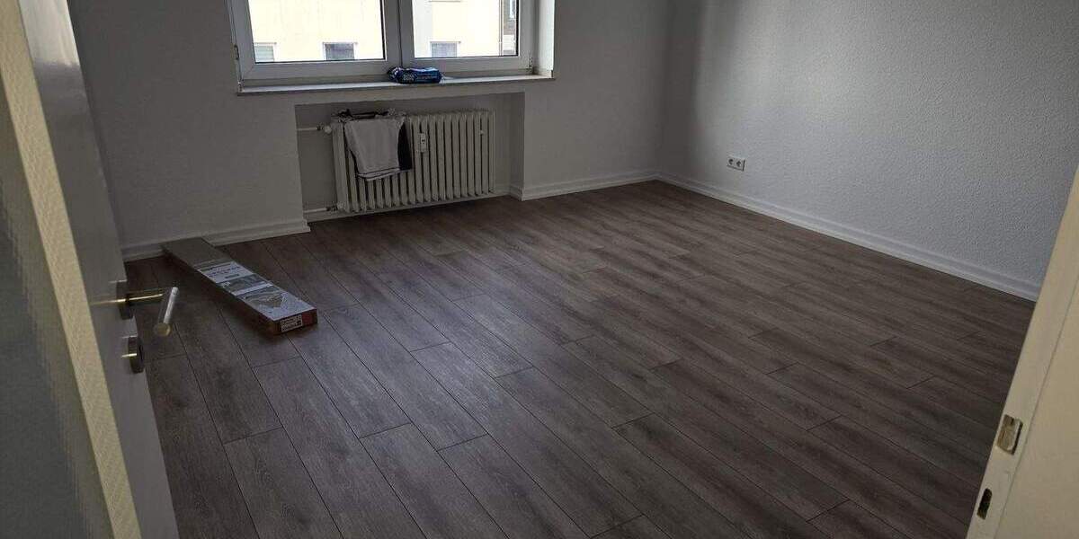 Etagenwohnung Düsseldorf Rath - 3 Zimmer, 92 m&sup2;, 1.250&euro; | Angebot:26435553