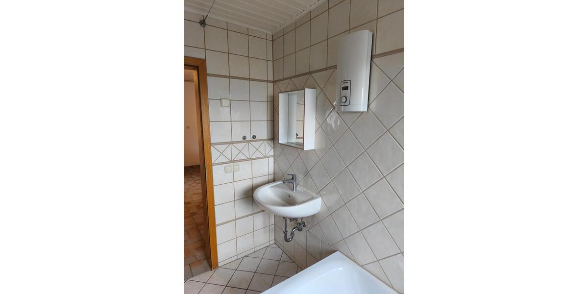 Dachgeschoßwohnung Neuss Holzheim - 3 Zimmer, 75 m&sup2;, 850&euro; | Angebot:25942582