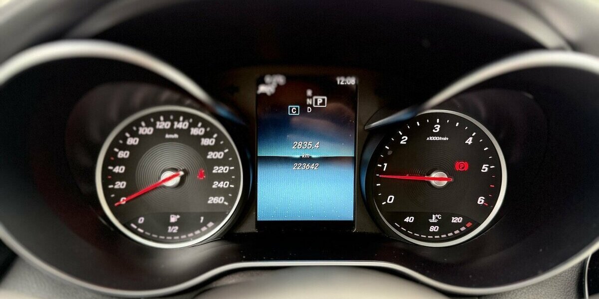 Mercedes-Benz C 220 Designo / AMG / LED / 360° Cam / Allrad 220.000 km 20.990 &euro; Mönchengladbach 41066