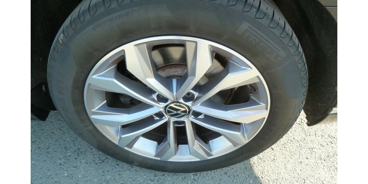 VW Passat Variant R-Line 2.0 TDI DSG Leder Navi LED 135.000 km 21.900 &euro; Ratingen 40885