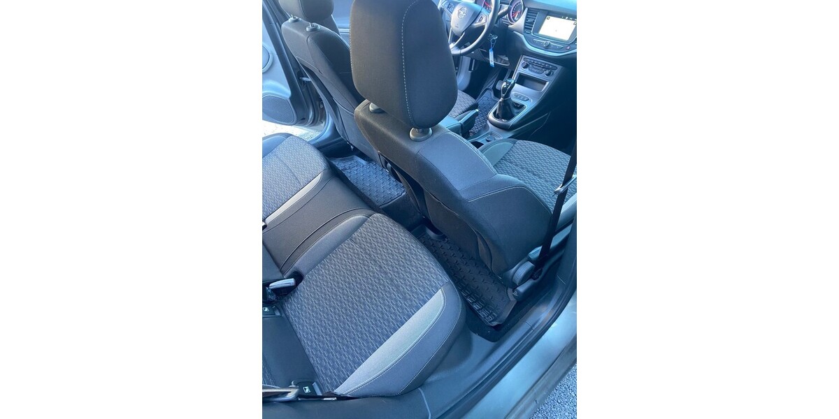 Opel Astra K Sports1.5CDTI.NAVI.VOLL-LED.PDC.11/20 108.000 km 5.990 &euro; Hilden 40721