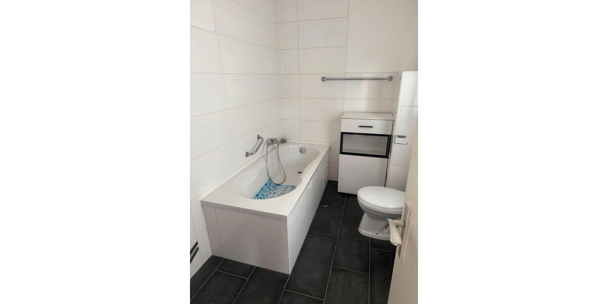 Erdgeschoßwohnung Grevenbroich - 3 Zimmer, 72 m&sup2;, 1.000&euro; | Angebot:25640107