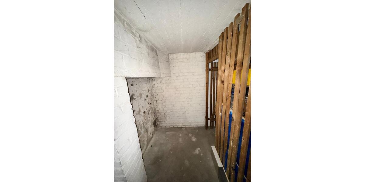 Dachgeschoßwohnung Duisburg Duisburg-Mitte - 4 Zimmer, 86 m&sup2;, 645&euro; | Angebot:25972396