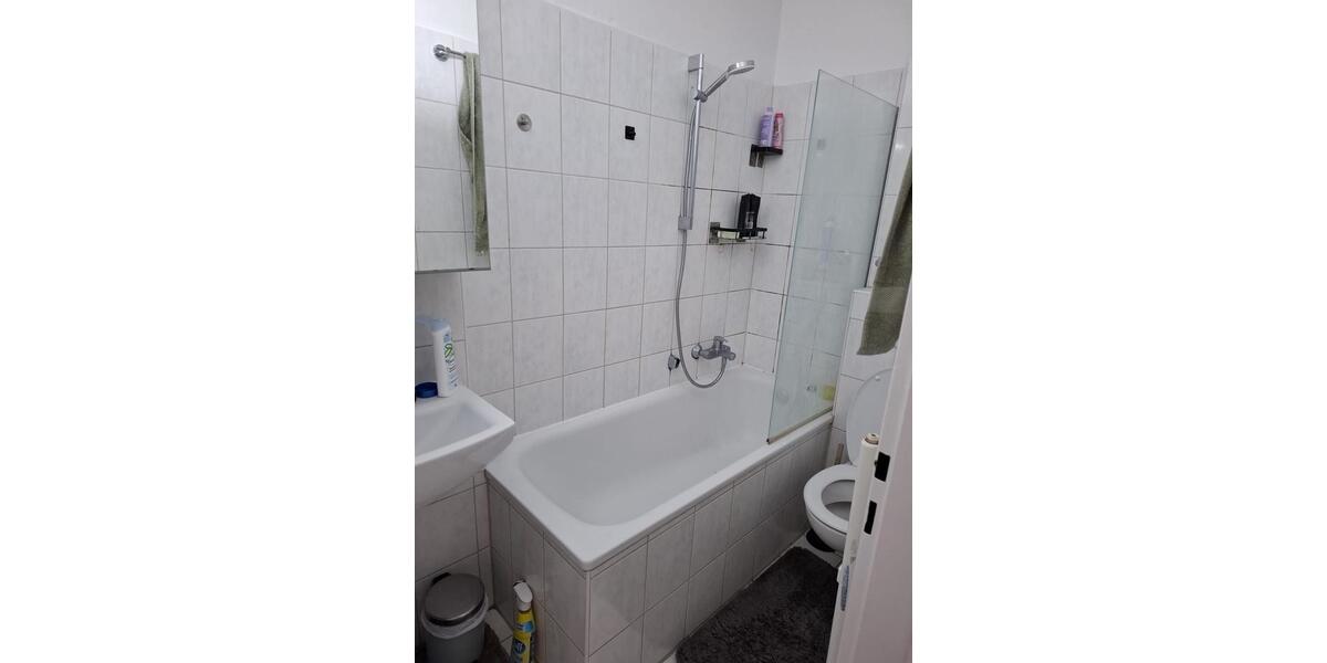 Dachgeschoßwohnung Duisburg Duisburg-Mitte - 1.5 Zimmer, 32 m&sup2;, 700&euro; | Angebot:26464184